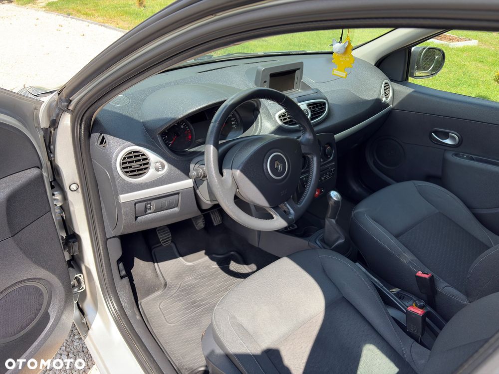 Renault Clio - 15