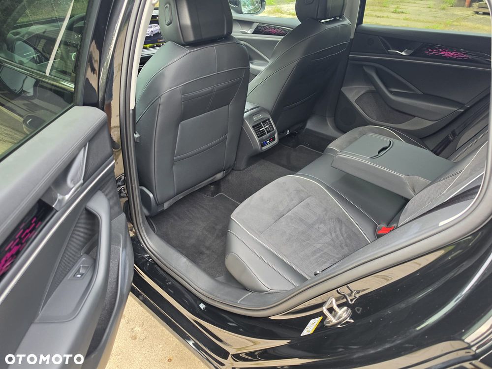 Volkswagen Passat - 8