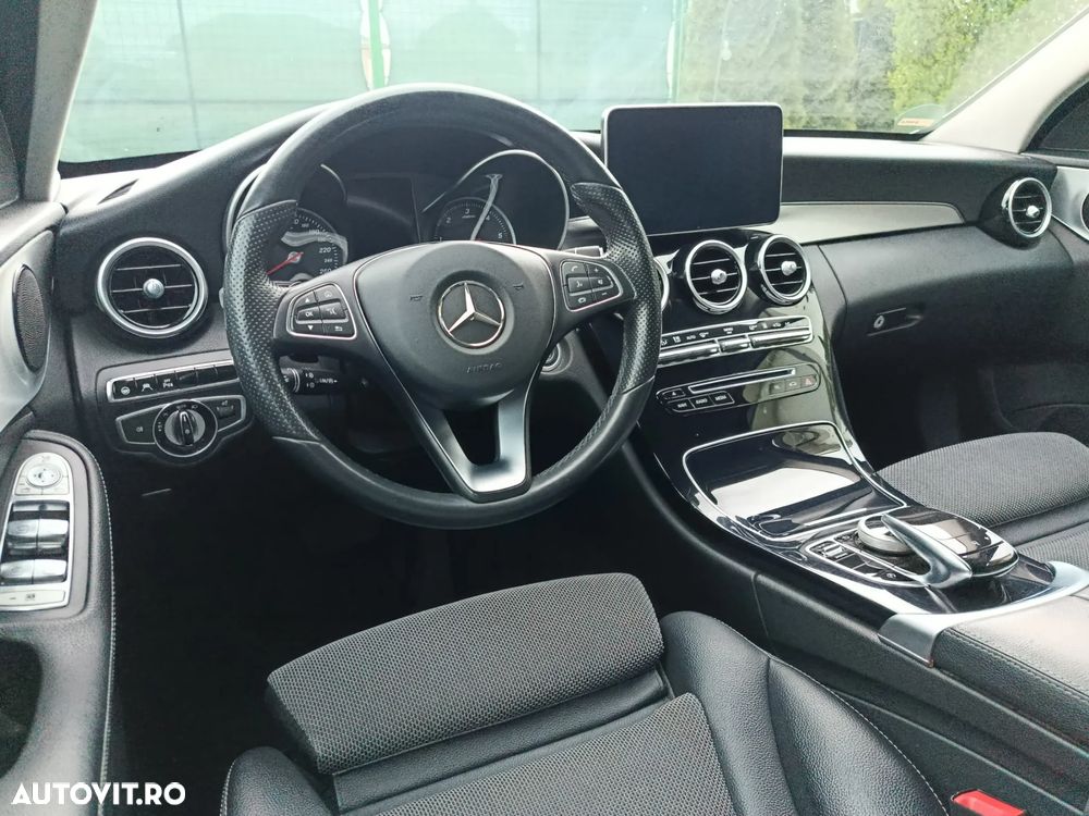 Mercedes-Benz C 220 CDI DPF (BlueEFFICIENCY) 7G-TRONIC Avantgarde - 7