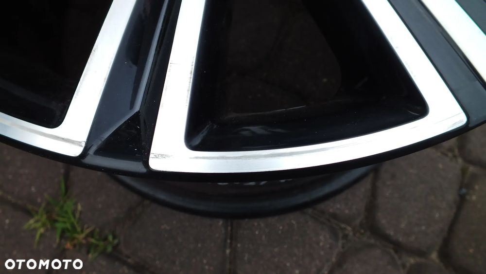 Felga aluminiowa 8X18 Volvo V60 XC40 31471312 - 4