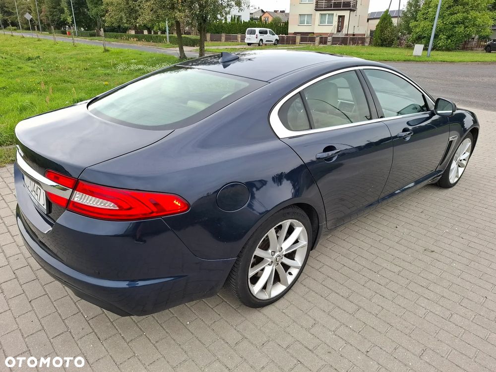 Jaguar XF 3.0 V6 D Luxury - 12