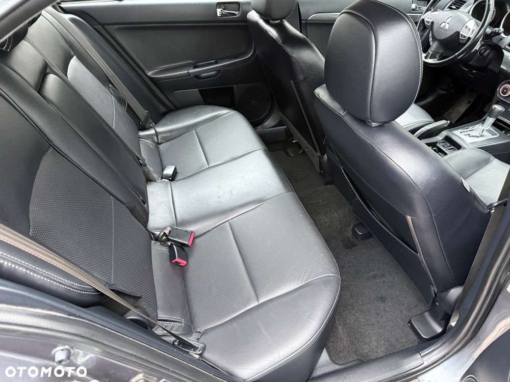 Mitsubishi Lancer - 28