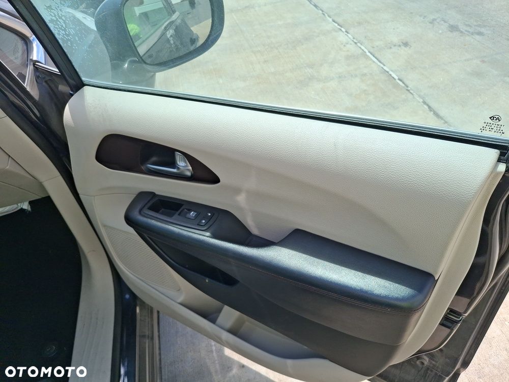 Chrysler Pacifica - 6
