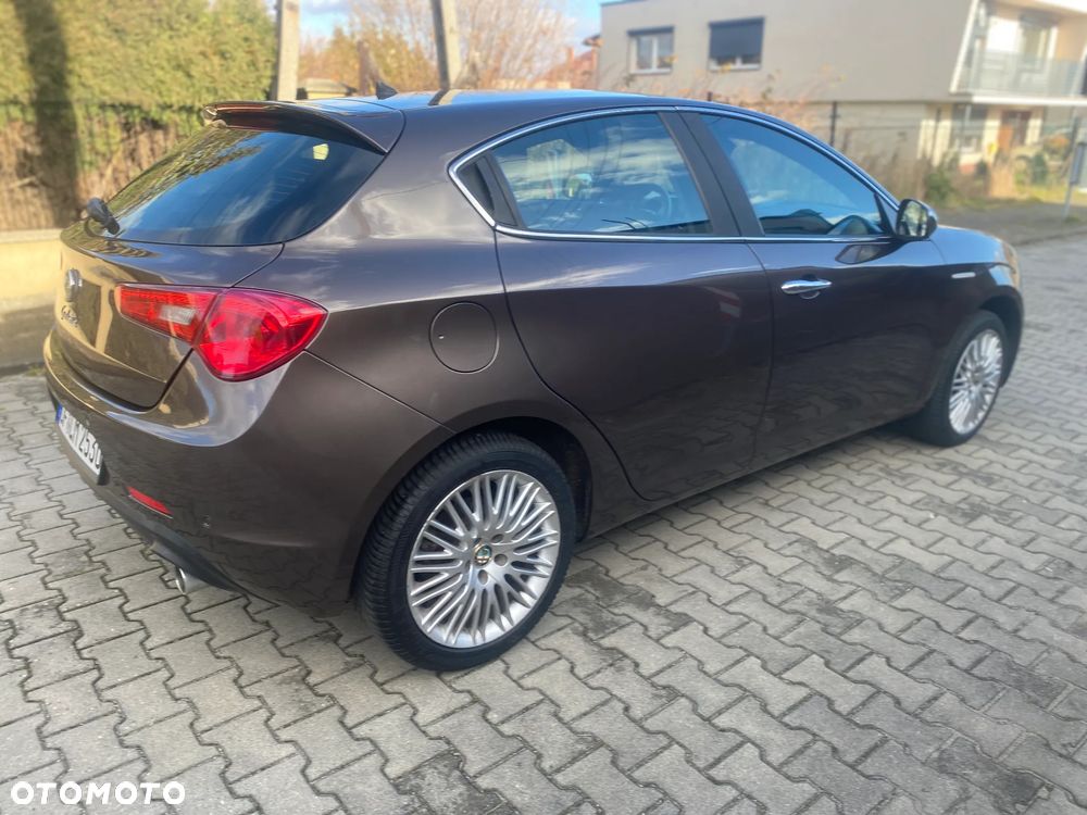 Alfa Romeo Giulietta 2.0 JTDM 16V Veloce - 4
