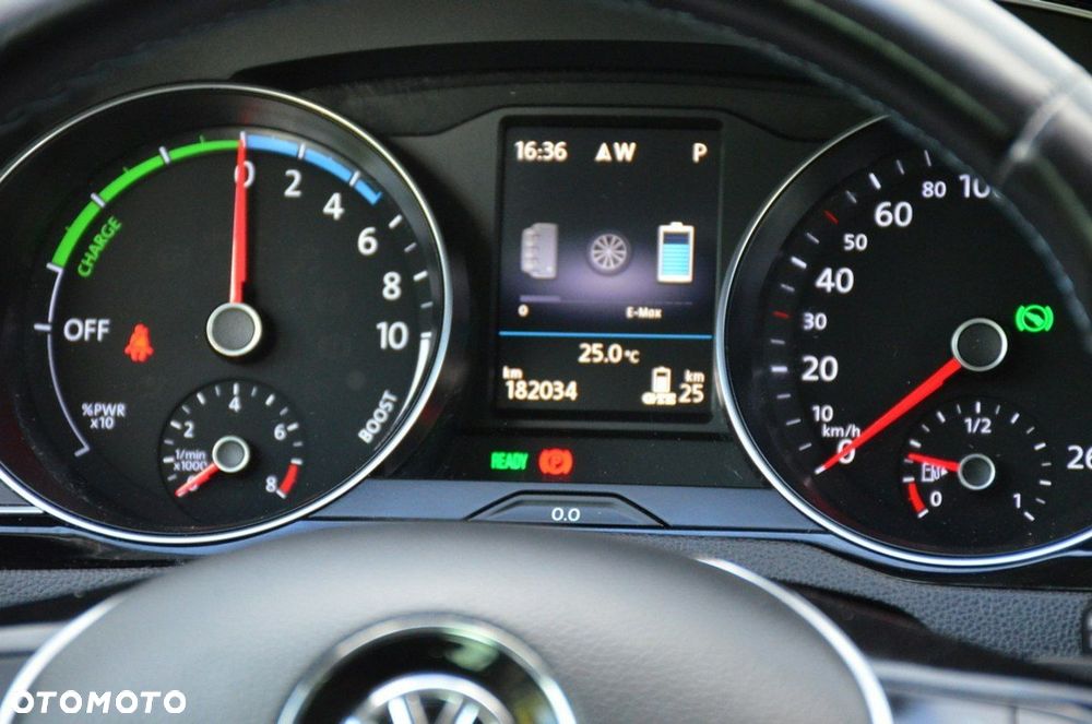 Volkswagen Passat - 35