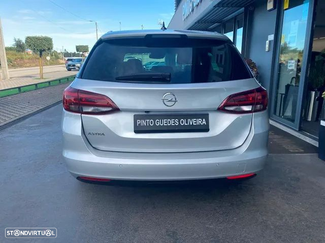 Opel Astra Sports Tourer - 8