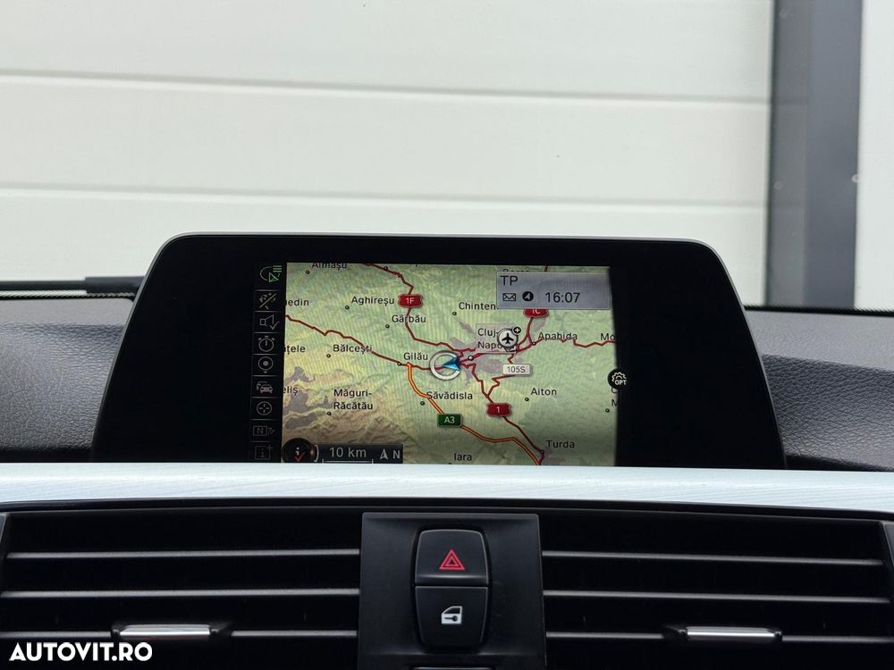 BMW Seria 3 318i Aut. M Sport - 39