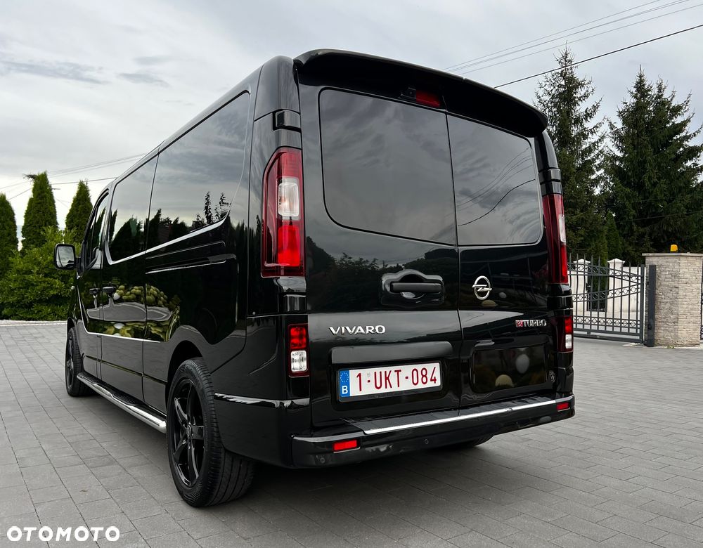 Opel VIVARO BLACK & WHITE 5 osób - 16