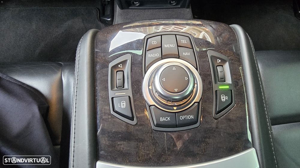 BMW 740 d Pack M - 19