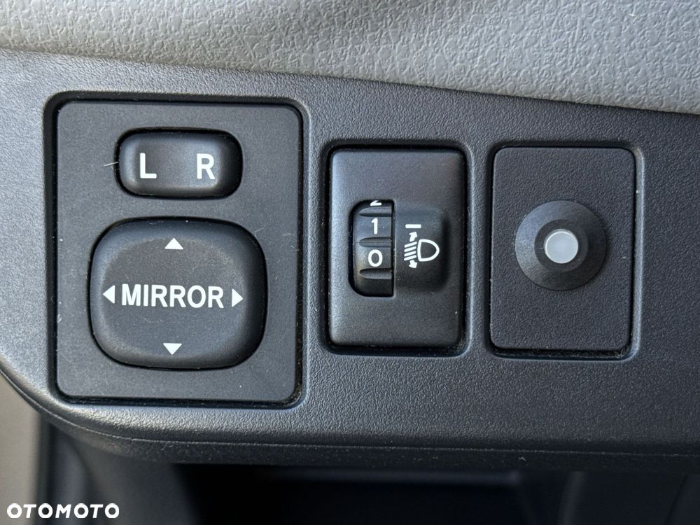 Toyota Yaris - 18