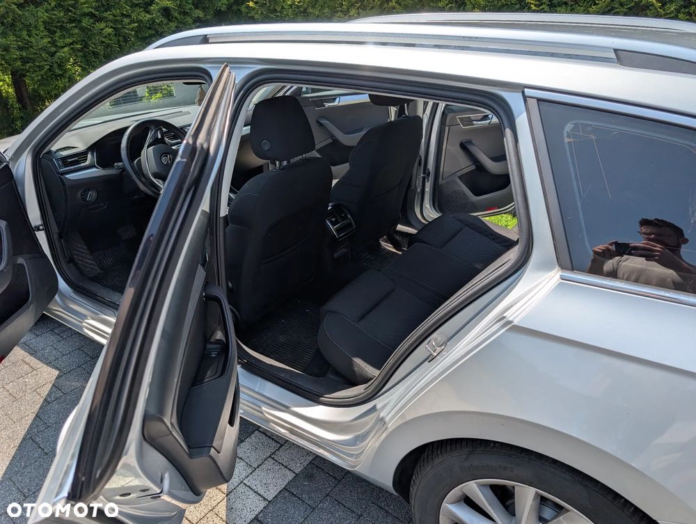 Skoda Superb 2.0 TSI Active DSG - 11