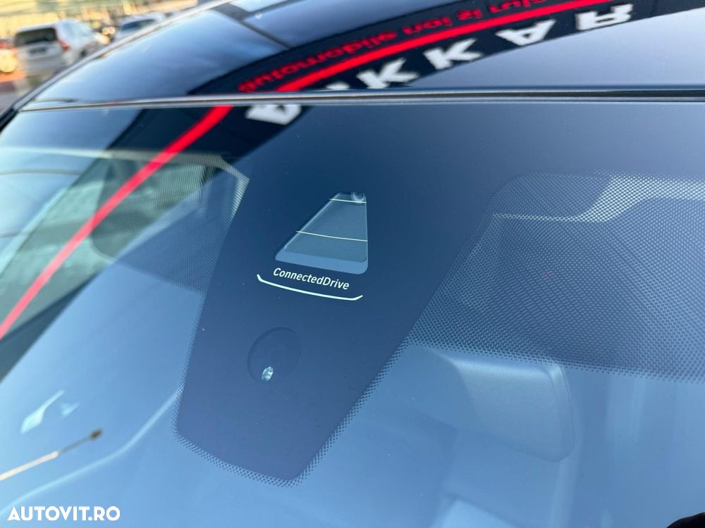 BMW Seria 3 330e AT PHEV - 32