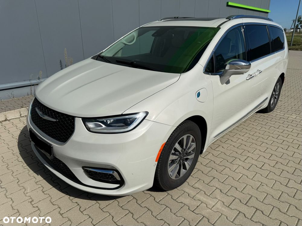 Chrysler Pacifica - 36