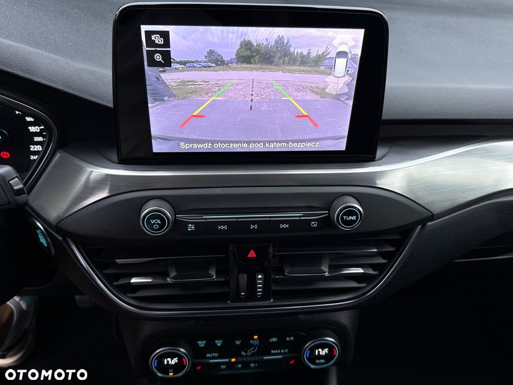 Ford Focus 1.5 EcoBlue STart-Stopp-System TITANIUM - 9