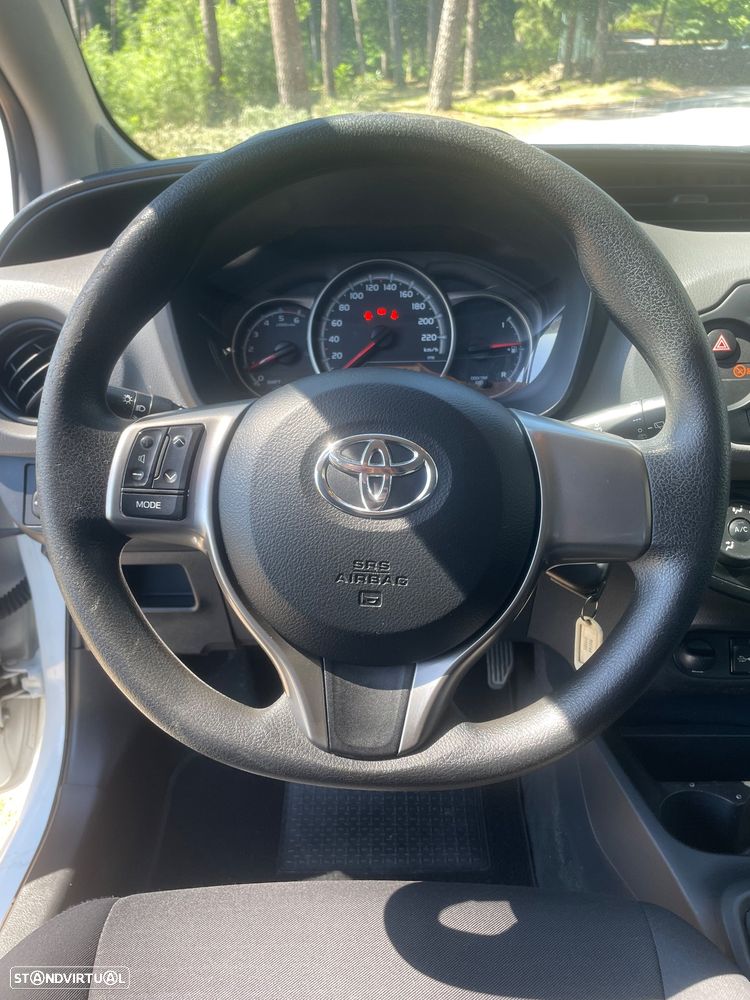 Toyota Yaris - 12