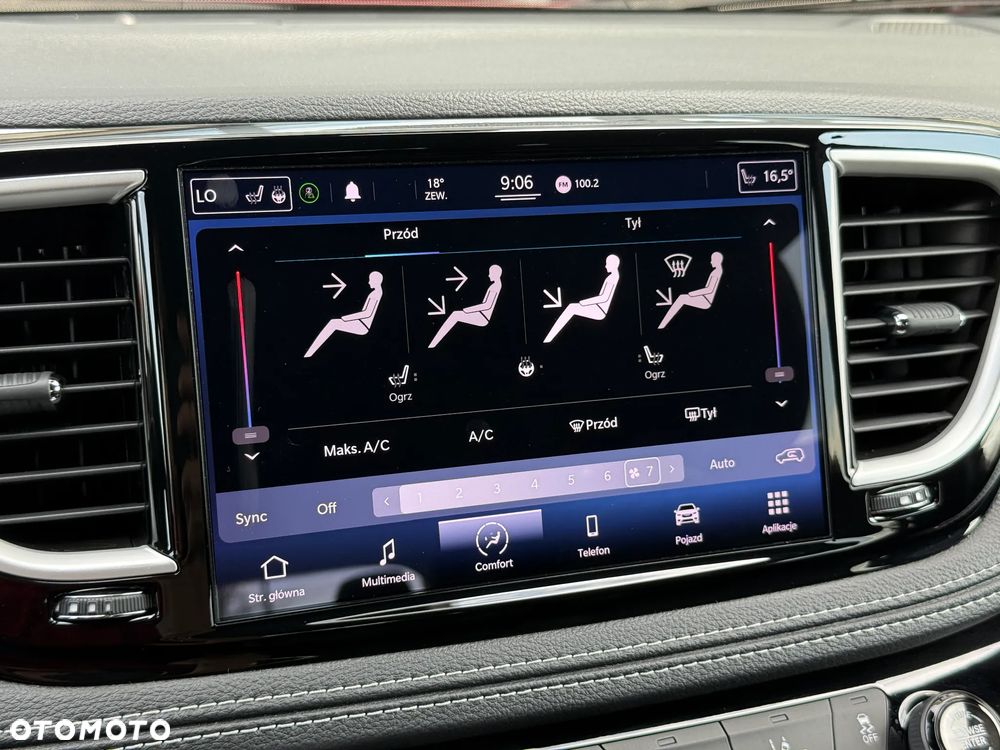Chrysler Pacifica - 32