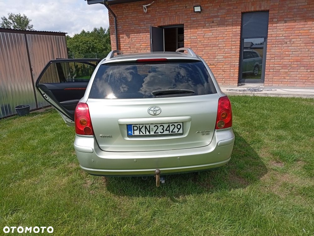 Toyota Avensis - 4