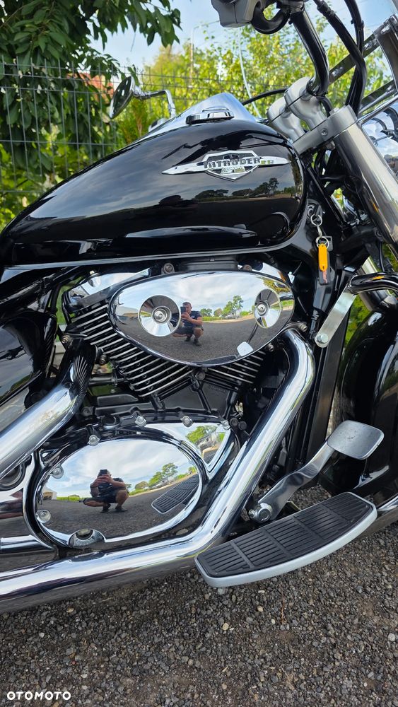 Suzuki Intruder - 34