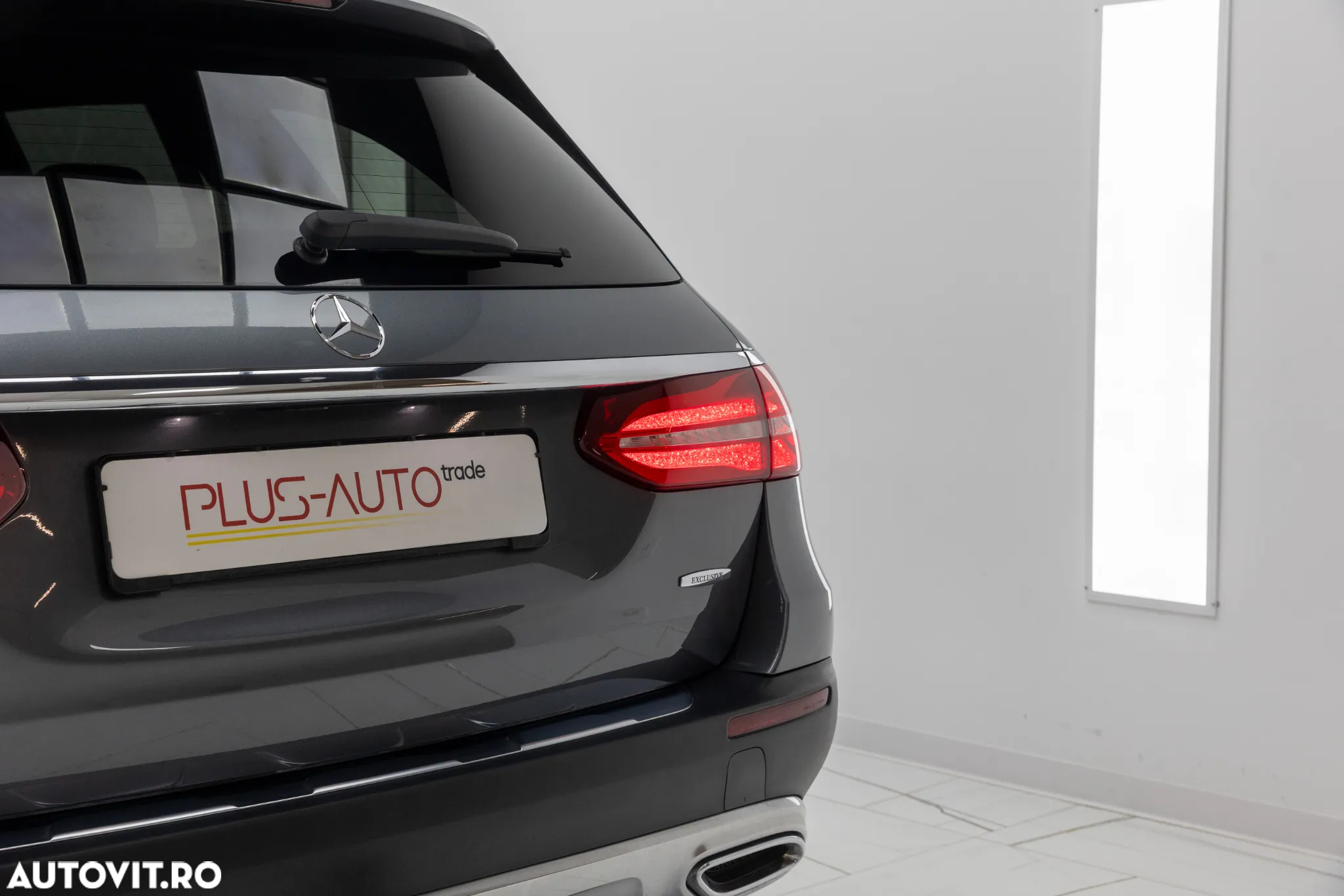 Mercedes-Benz E 220 d 4Matic 9G-TRONIC Avantgarde - 19