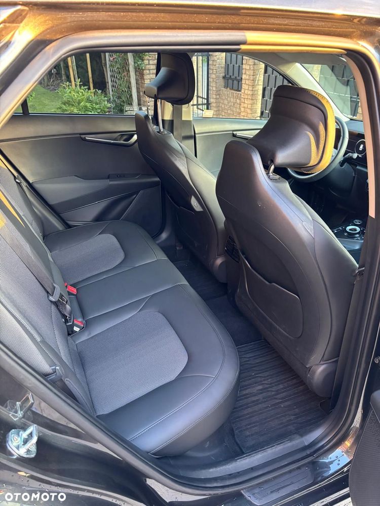 Kia Niro 1.6 GDI Hybrid Business Line - 11