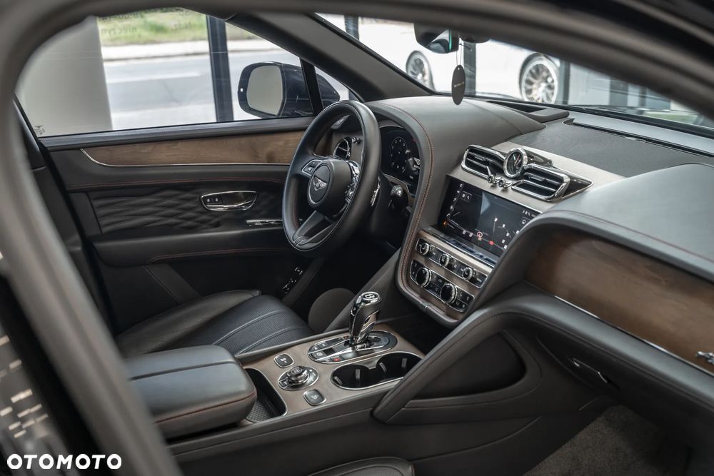 Bentley Bentayga W12 Mulliner - 40