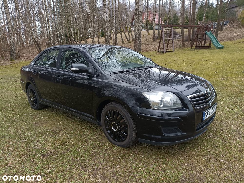 Toyota Avensis - 1