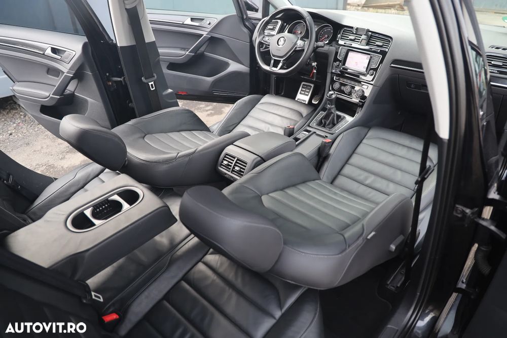 Volkswagen Golf 1.6 TDI DPF BlueMotion Technology Highline - 17