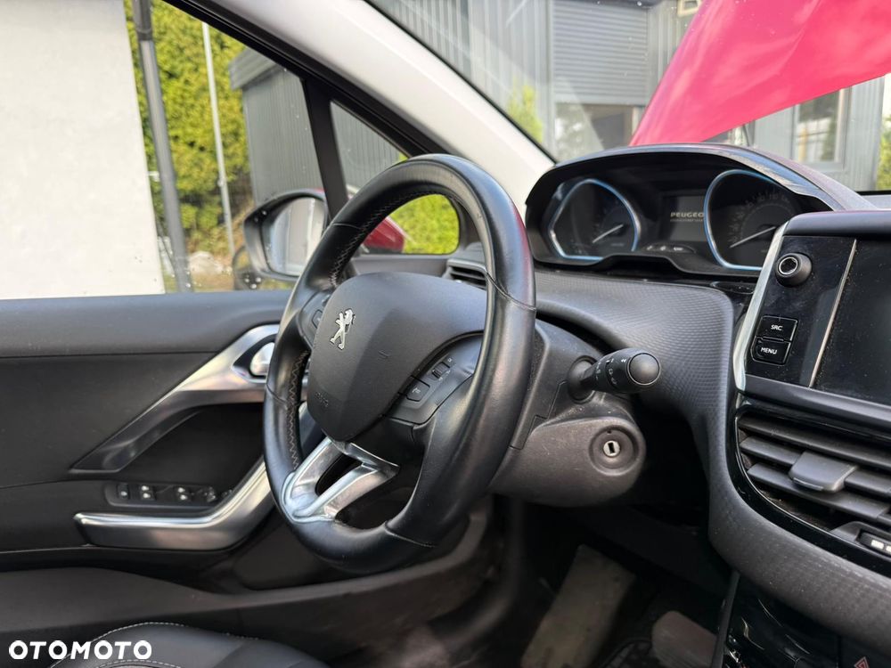 Peugeot 2008 1.2 Pure Tech Allure S&S EAT6 - 16