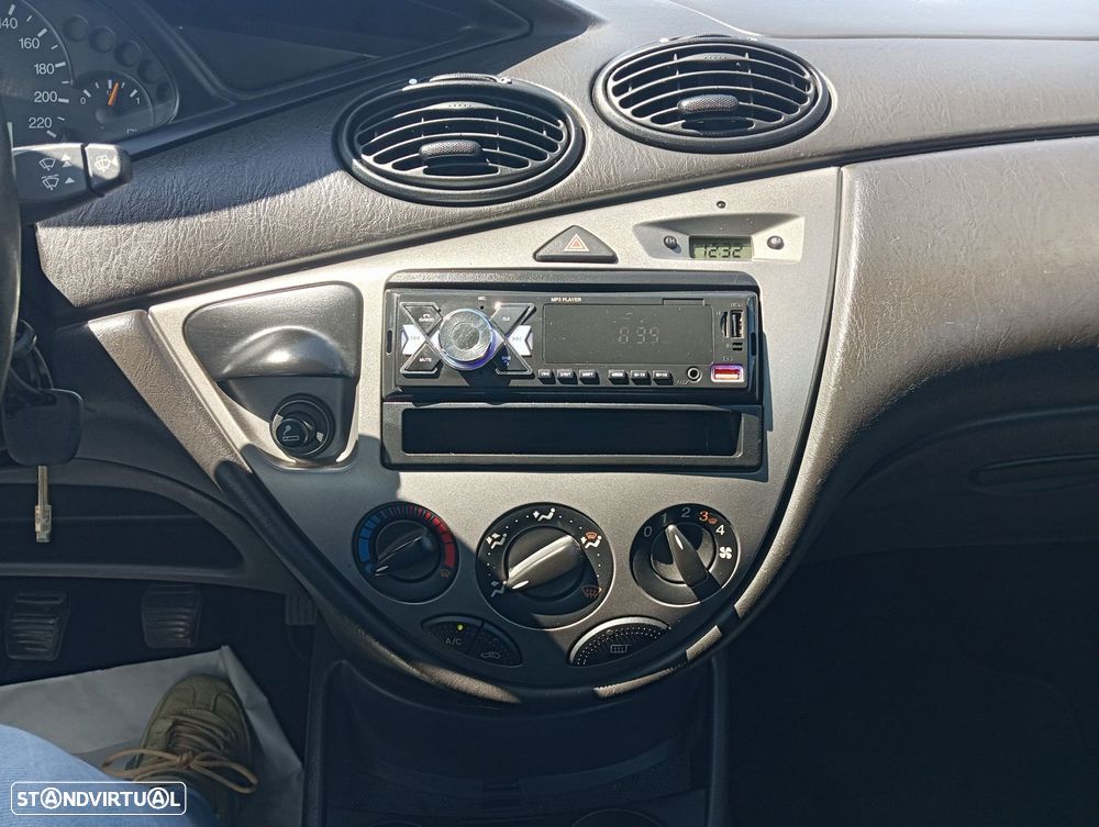Ford Focus 1.4 Trend - 9
