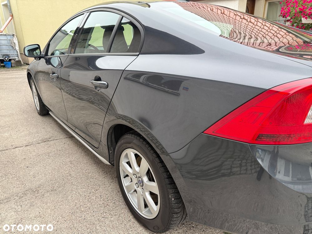Volvo S60 D3 Geartronic Momentum - 10