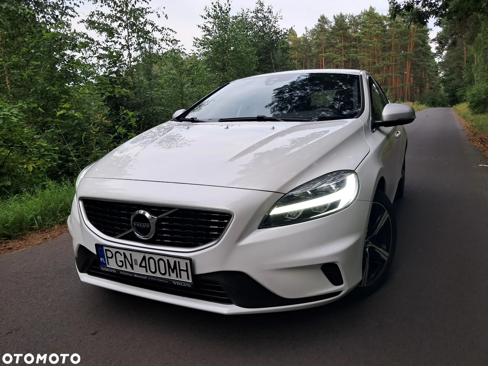 Volvo V40 T2 Drive-E R-Design Momentum - 4