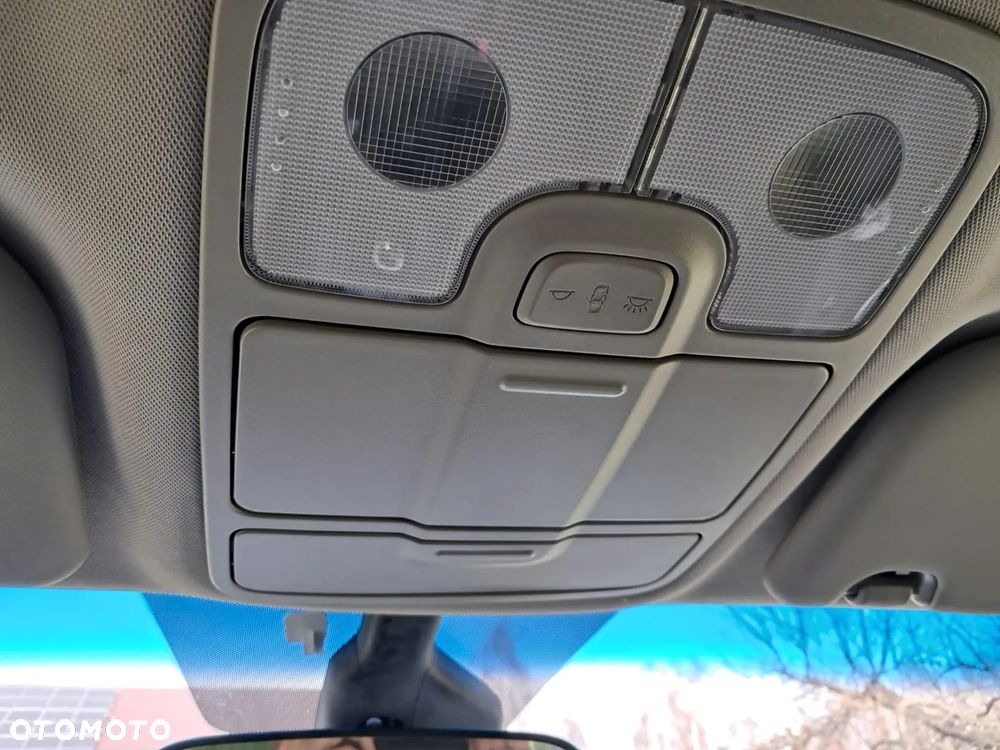 Kia Carens 1.7 CRDi 115 Dream Team Edition - 28