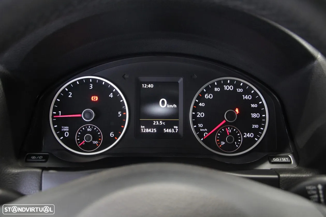 VW Tiguan 2.0 TDi Sport BlueMotion - 14