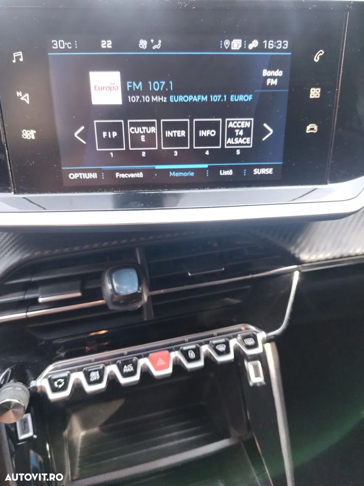 Peugeot 2008 1.2 PureTech EAT8 STT Active Pack - 10