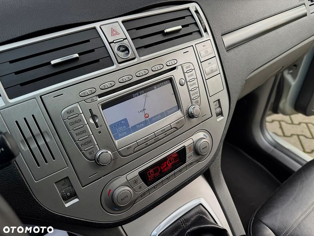 Ford Kuga 2.0 TDCi 2x4 Titanium - 34