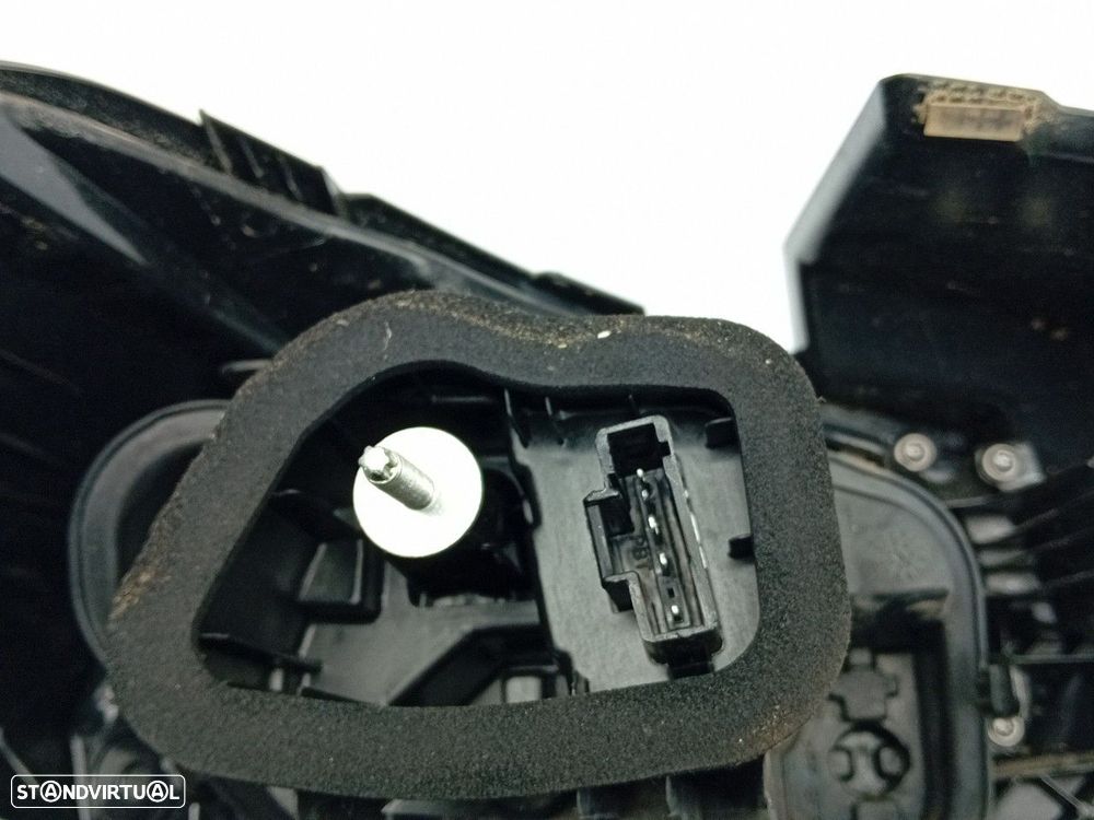 Farolim direito OPEL Corsa F - 3