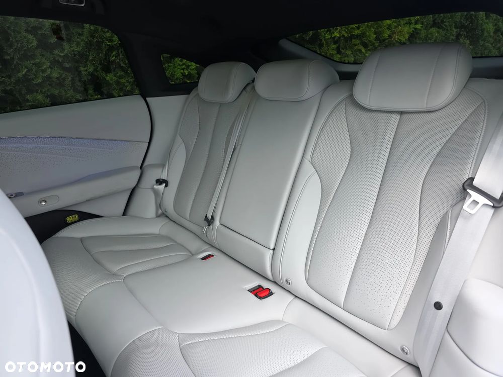 XPeng P7+ 74.9 kWh RWD Long Rage Pro - 17