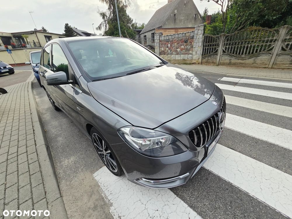 Mercedes-Benz Klasa B 180 7G-DCT AMG Line - 31