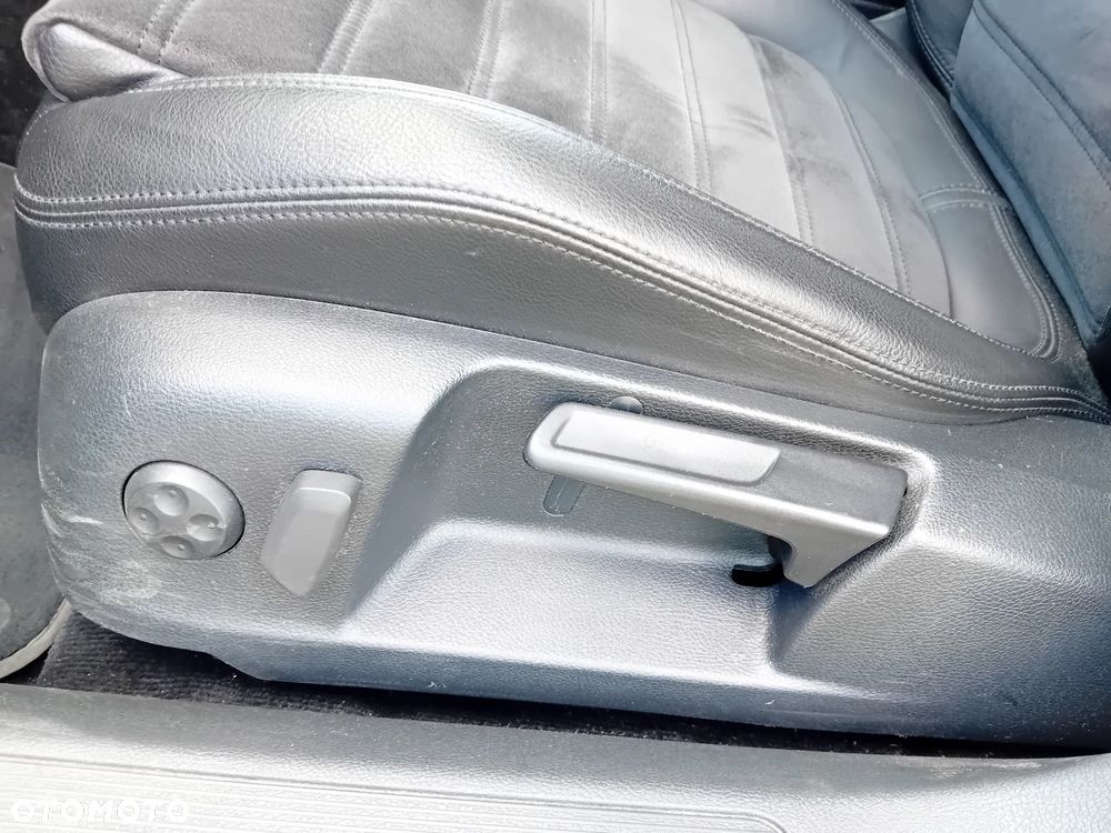 Volkswagen Passat 1.8 TSI Exclusive - 13