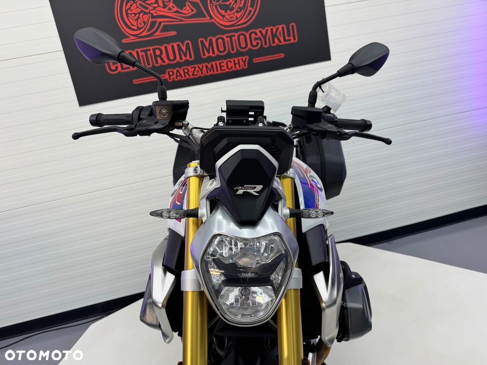 BMW R - 8