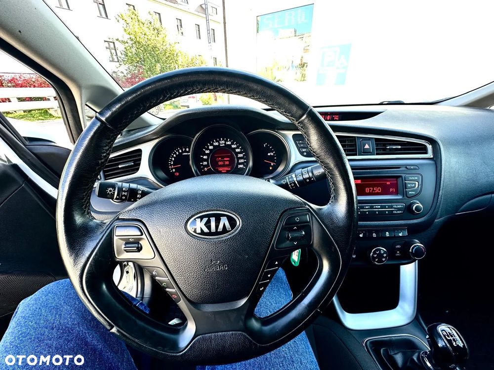 Kia Ceed 1.6 GDI SW Dream-Team Edition - 10