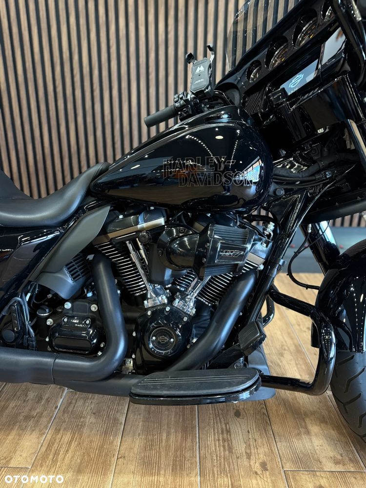 Harley-Davidson Touring Street Glide - 12