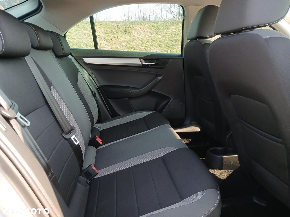 Skoda RAPID 1.0 TSI Ambition - 14