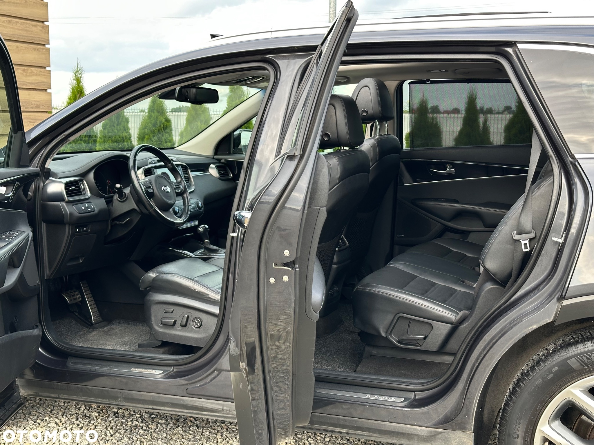Kia Sorento - 12