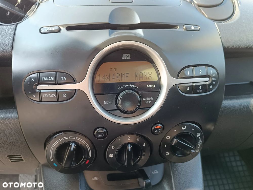 Mazda 2 - 8