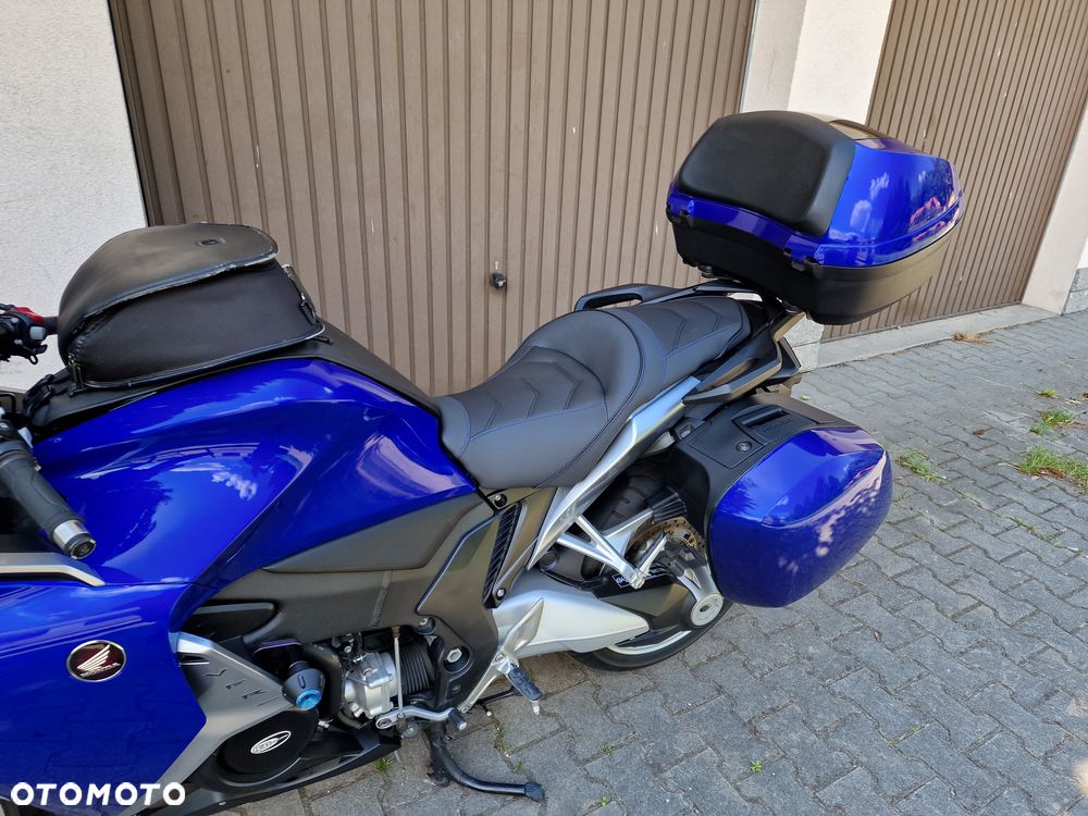 Honda VFR - 10