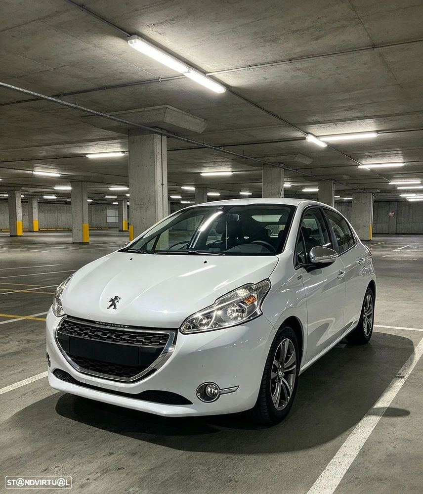 Peugeot 208 2014 photo 2
