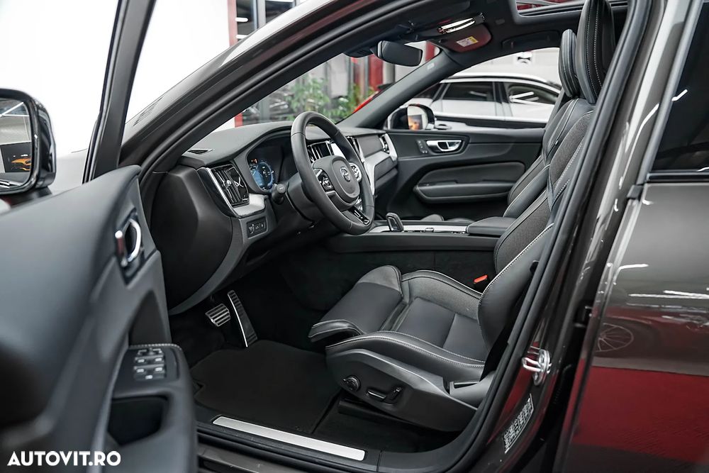 Volvo XC 60 Recharge T6 Twin Engine eAWD R-Design Expression - 4