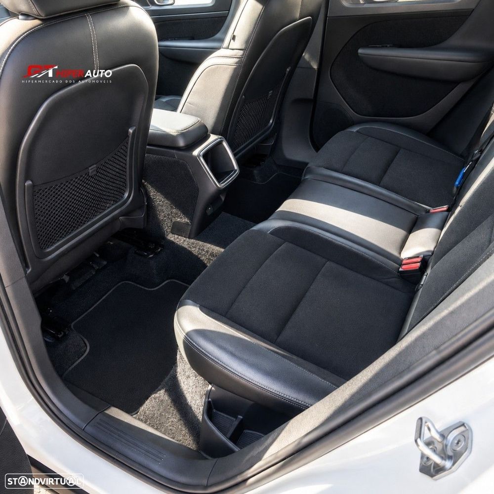 Volvo XC 40 2.0 D3 Momentum — fotografia 9
