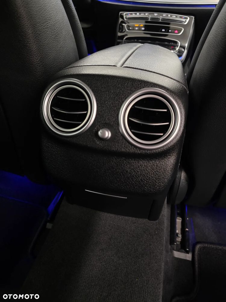 Mercedes-Benz Klasa E - 24